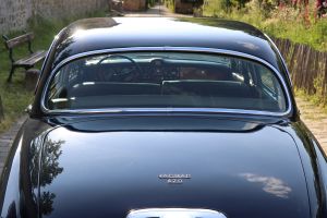 classic-car-rental-jaguar