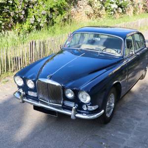 classic-car-rental-jaguar_420_original