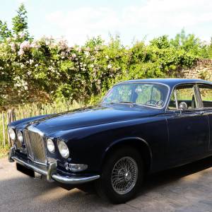location_voiture-jaguar-420_original