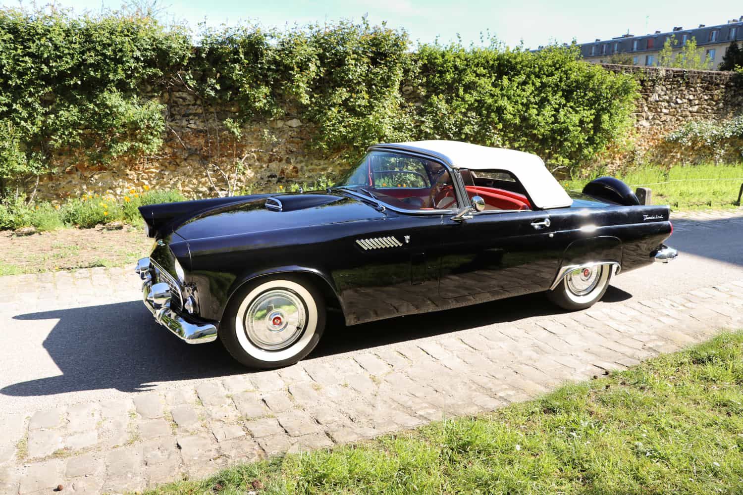 Ford Thunderbird continental Kit en location chez Cartis